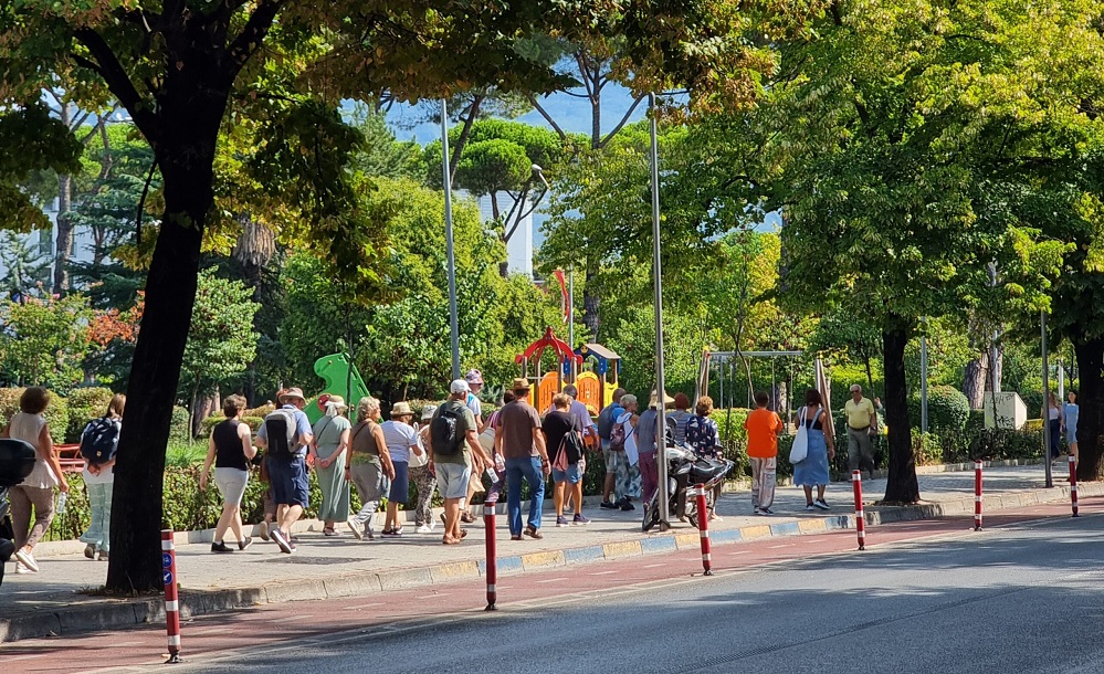 Ngadalesohet turizmi, me pak shtetas te huaj vizituan Shqiperine ne qershor